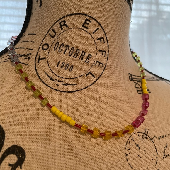 🌈 Rainbow Carnival Glass Beaded Necklace - Picture 4 of 4